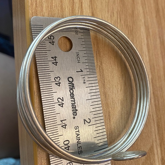 Three fun silver cuff bracelets – lapis, scrolls & white agate - Picture 12 of 14